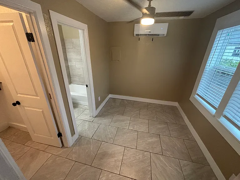 118 W Miller Ave #1 — Photo 6