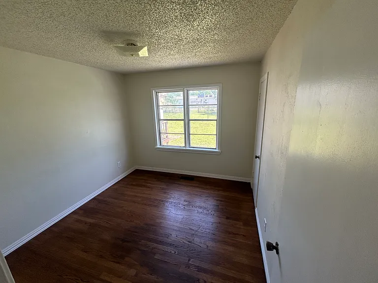 1009 Jet Dr — Photo 5