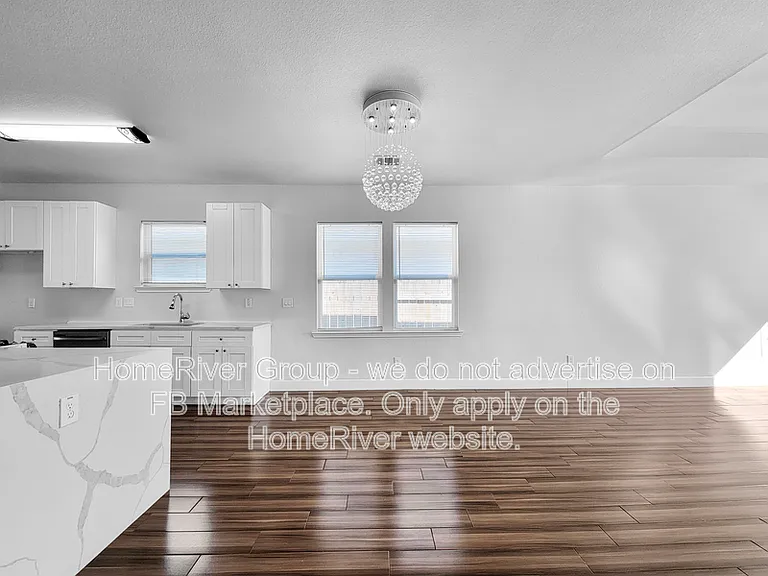 8135 Chateau St — Photo 4