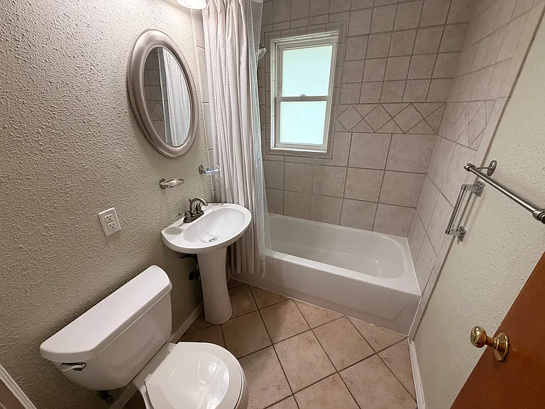 710 S 67th Ave — Photo 13