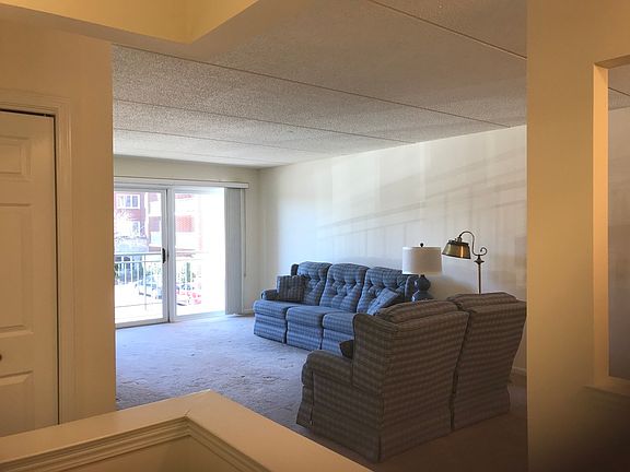 4th image of 5360 N Lowell Ave APT 202