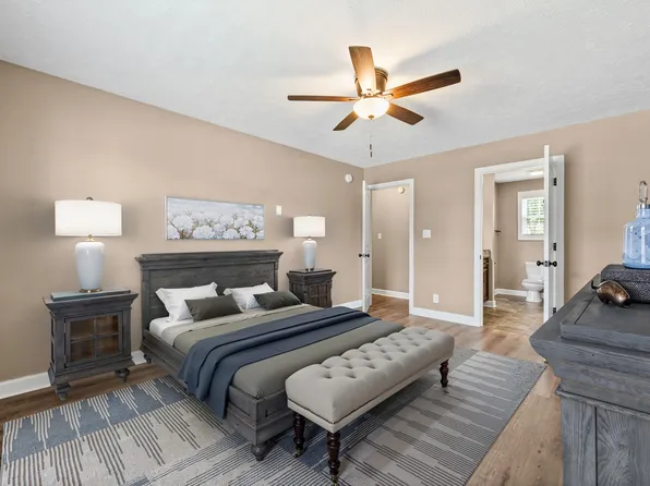 654 Fox Hound Dr, Clarksville, TN 37040