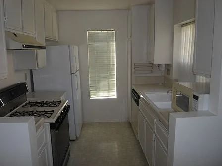10660 Dabney Dr #135 — Photo 3