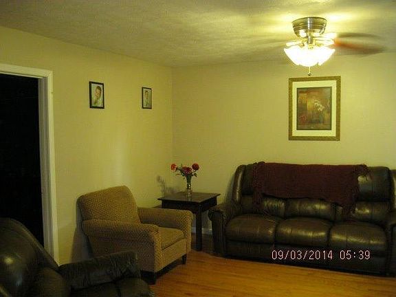 5th image of 429 Green Fields Ln