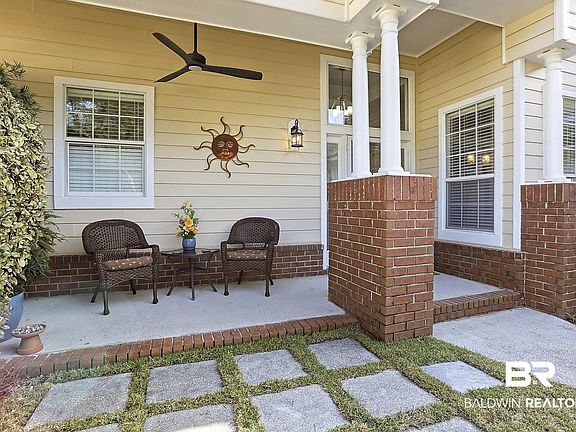 3rd image of 618 Pinehurst Point