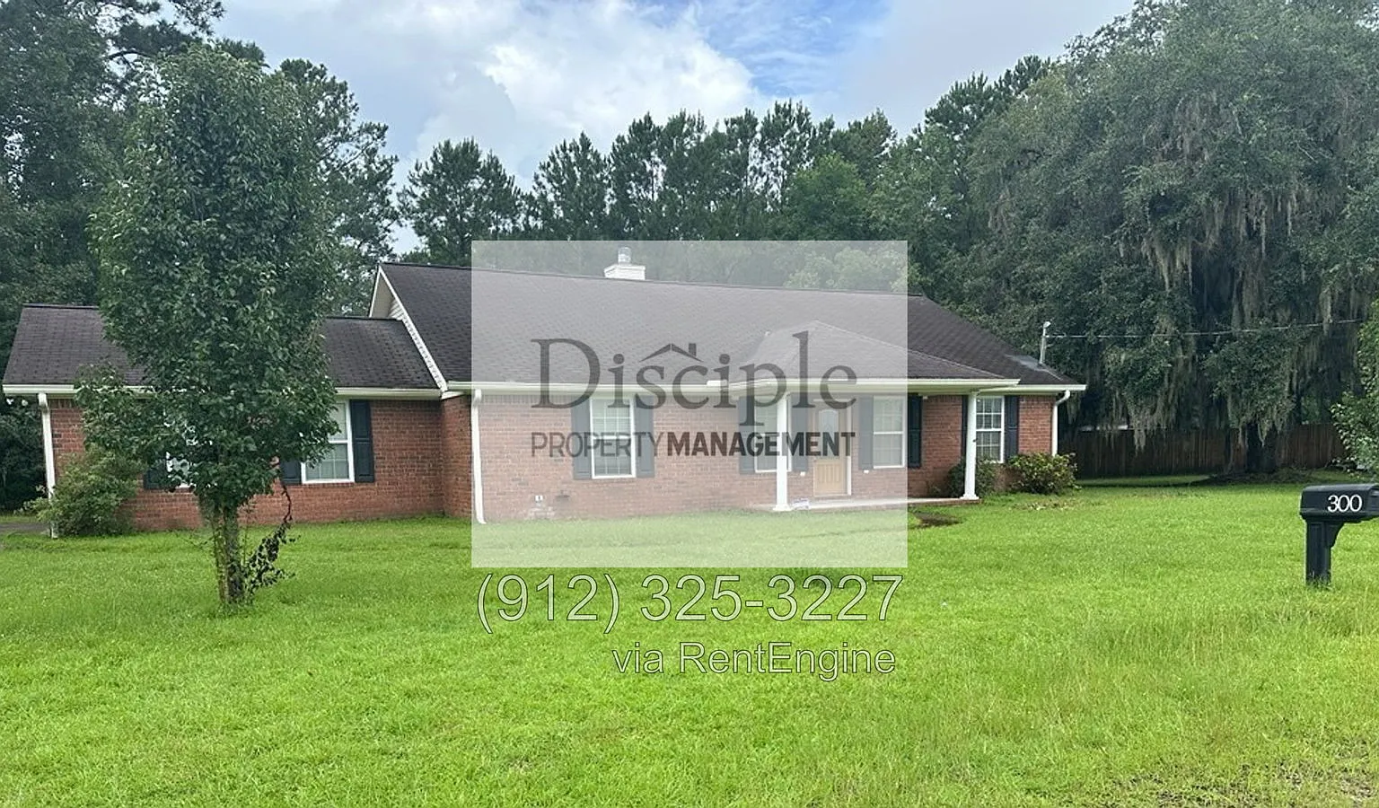 3 bed, 2.0 bath, 1800 sqft, $2,000 — Photo 2