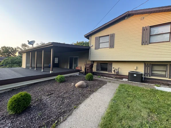 7030 Pinetree Ave NE, Canton, OH 44721