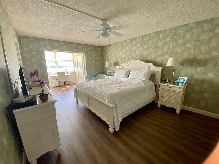 4525 Cove Cir — Photo 10