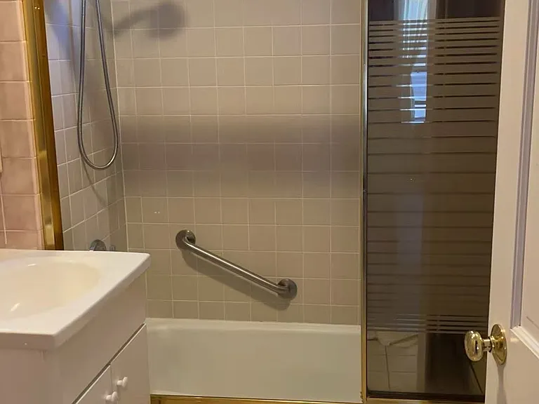 18 Weld Hill St #2 — Photo 9