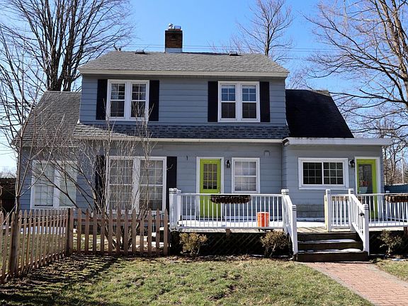2nd image of 2617 Lake Michigan Dr NW