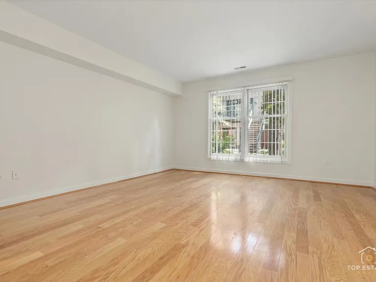 1812 S Dearborn St #10 — Photo 17