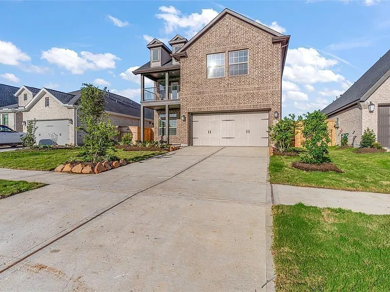 4207 Maple Glen Dr — Photo 2
