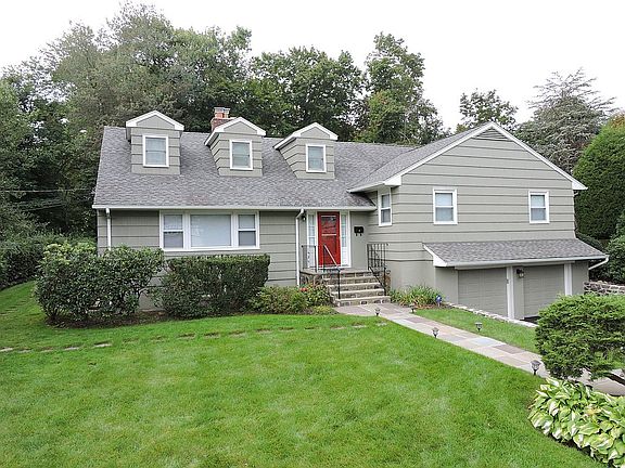 3rd image of 14 Longview Dr
