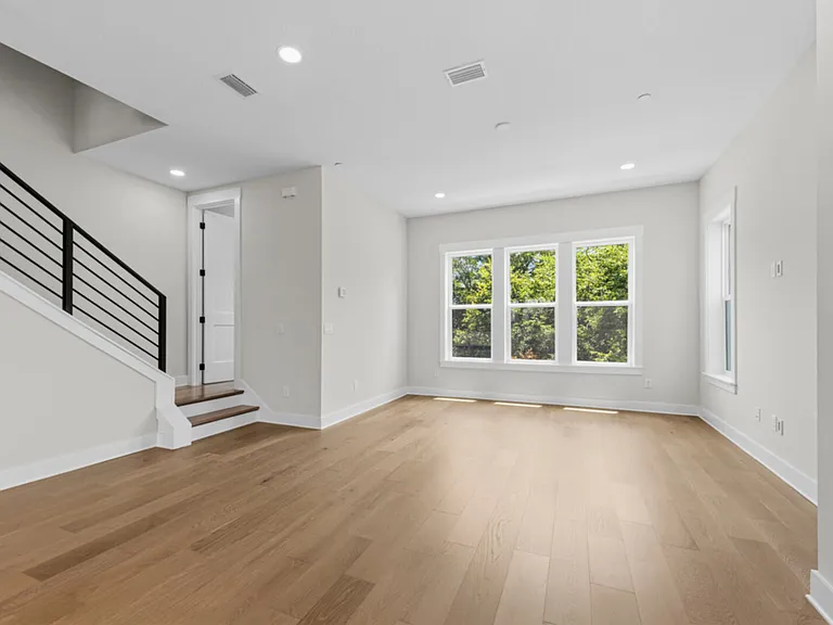 2054 Prudential Dr — Photo 15