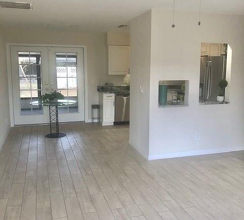3rd image of 15868 Willoughby Ln