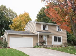 2746 Wabash Rd, Lansing, MI 48910