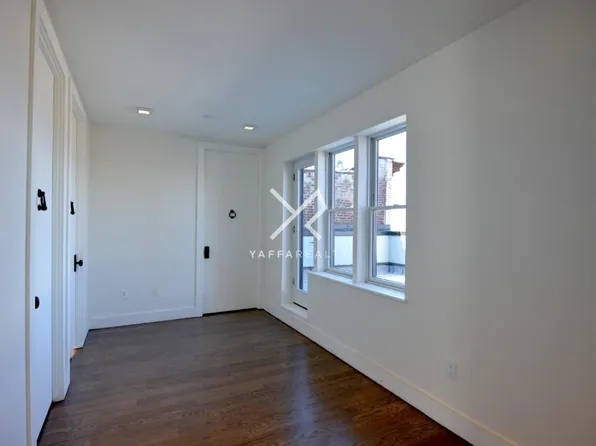 806 Saint John's Place image 1 of 16