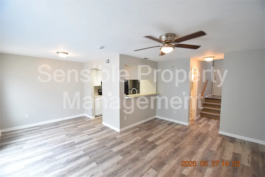 3 bed, 2.5 bath, 1230 sqft, $1,895 — Photo 4