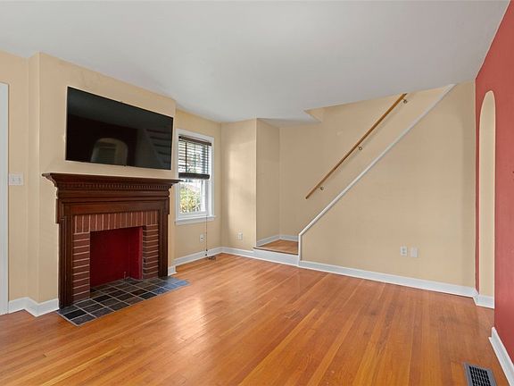 3rd image of 617 Lamarido St