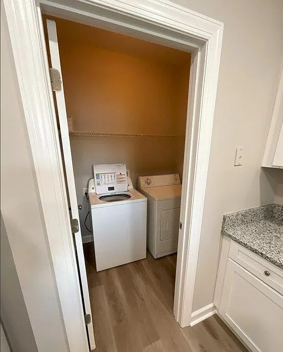 3 bed, 3.0 bath, 1376 sqft, $1,825 — Photo 4