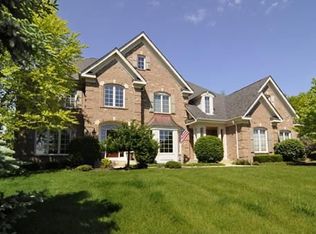 5N580 Fairway Dr, St Charles, IL 60175