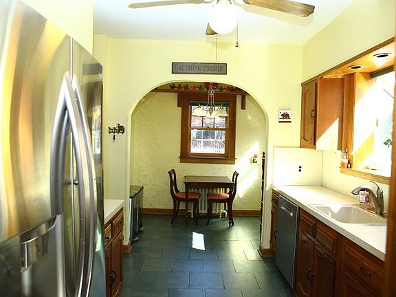 Eat in breakfast nook
