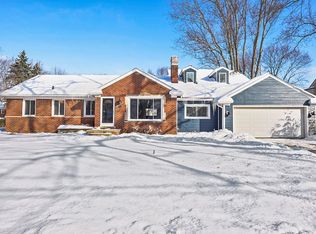 18244 Beverly Rd, Beverly Hills, MI 48025