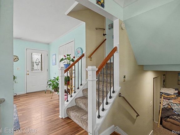 4th image of 41637 Cimarron St
