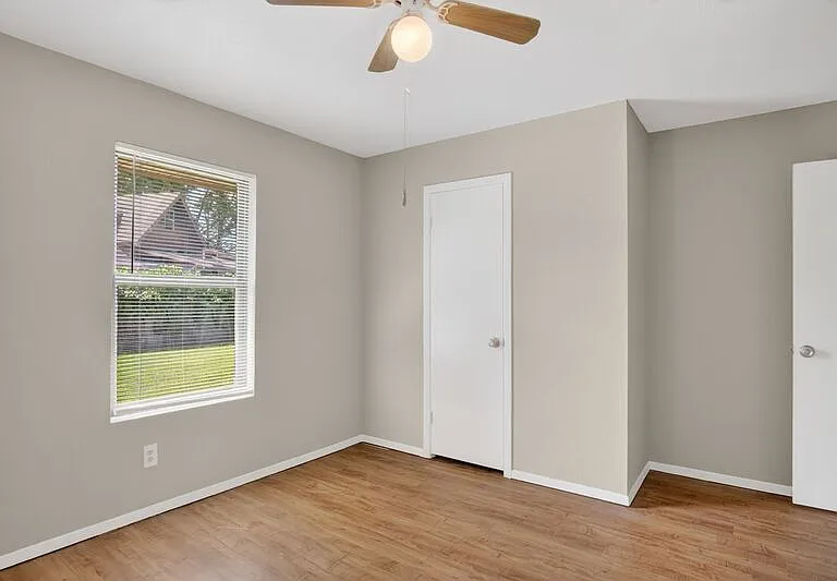 609 Trout St — Photo 22