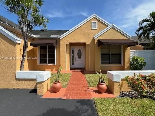 8059 NW 191st St, Hialeah, FL 33015