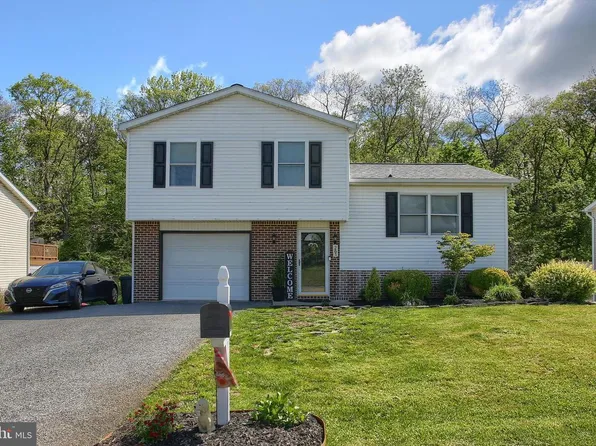 261 Ridgewood Dr, Millersburg, PA 17061