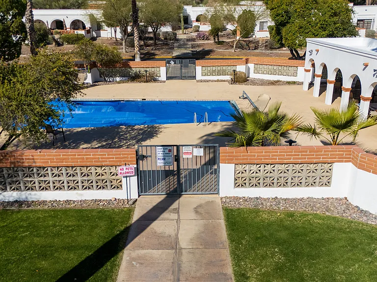 226 S La Canada Dr #C — Photo 12