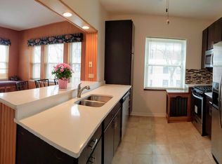 2424 W Hollywood Ave #2, Chicago, IL 60659