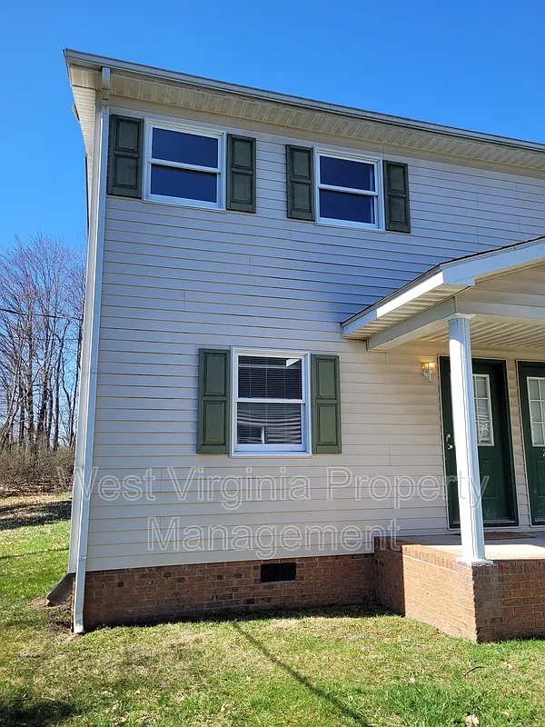 2 bed, 1.0 bath, $1,095 — Photo 2