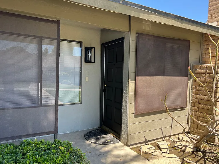 6811 Klamath Way — Photo 2