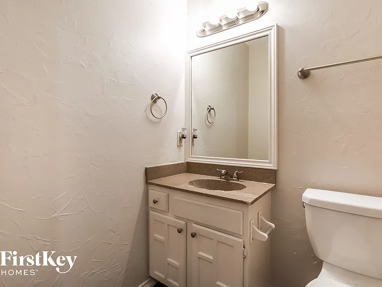 624 S Waxahachie St — Photo 8