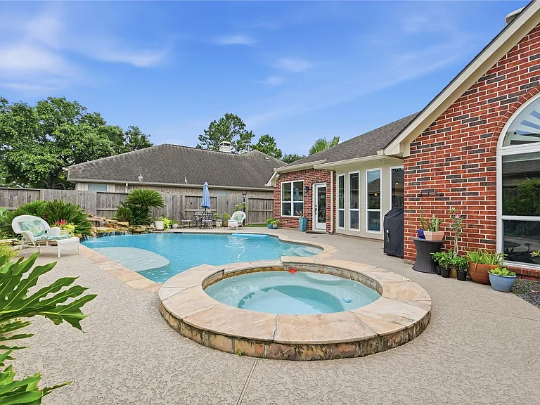 1010 Bringewood Chase Dr — Photo 40