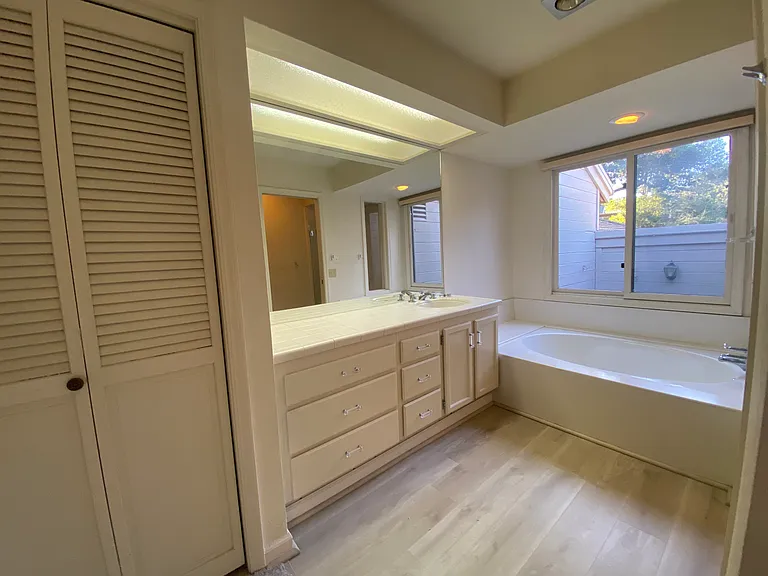 104 White Oaks Ln — Photo 15
