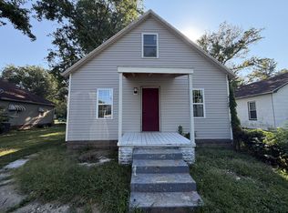1317 S Cherry St, Centralia, IL 62801