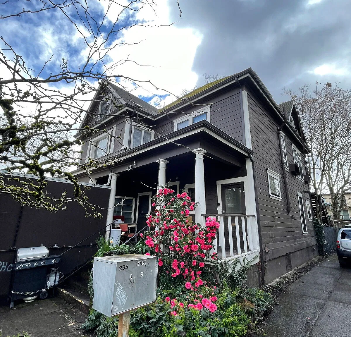 2 bed, 1.0 bath, $2,200 — Photo 3