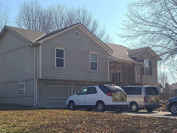 3rd image of 1105 SE Granada Ct
