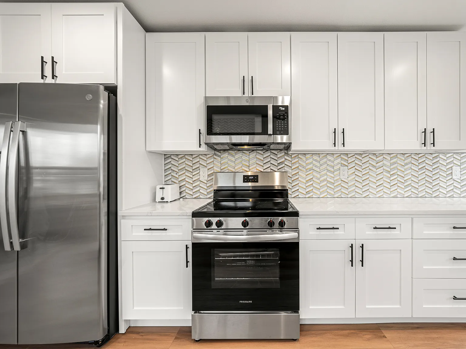 2 bed, 1200 sqft, $3,295 — Photo 4
