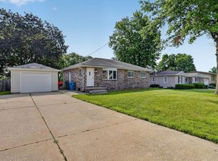 3541 Hammond Ave, Waterloo, IA 50702