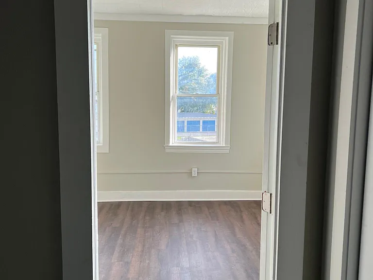 329 Ellicott St #UPPER — Photo 36
