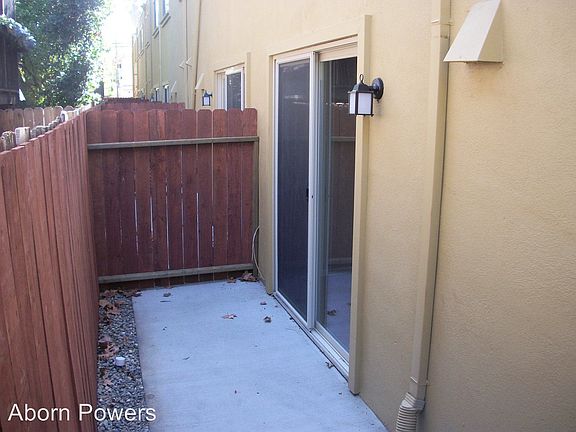 4th image of 2608 T St APT 1