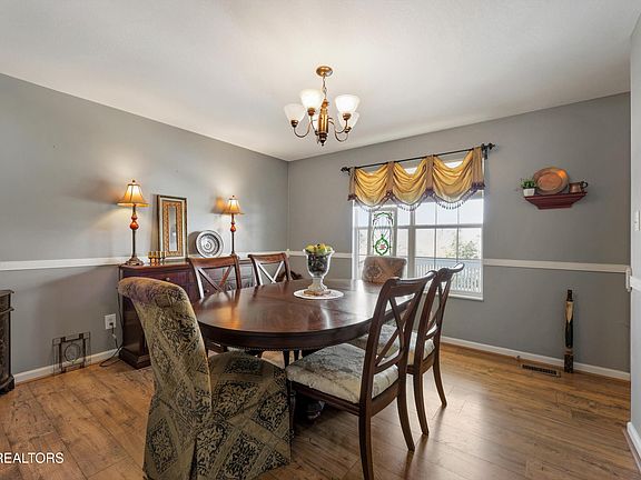 5th image of 9540 Trails End Rd