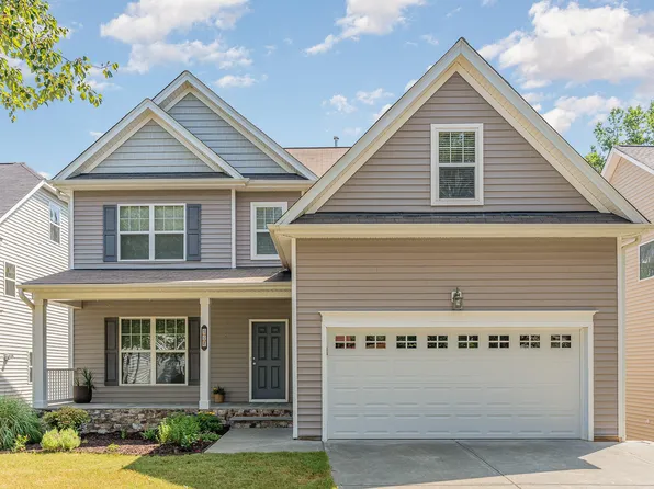 609 Wellspring Dr, Holly Springs, NC 27540