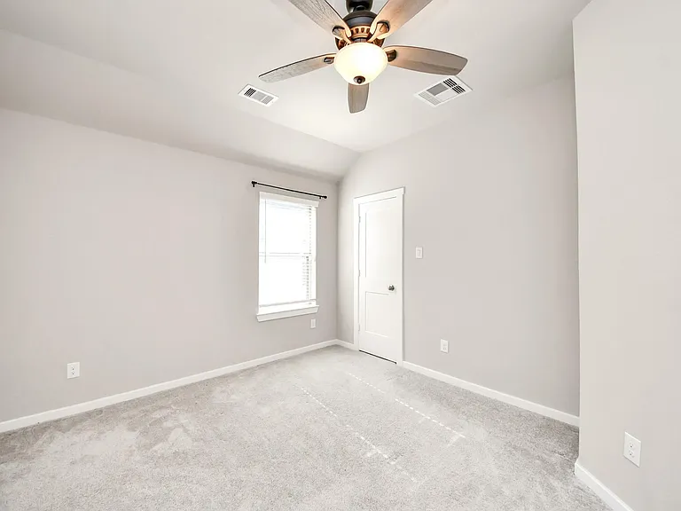 24754 Levante Dr — Photo 15