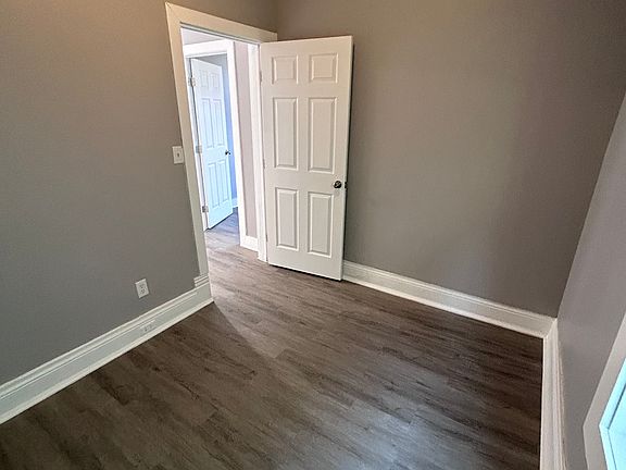 4th image of 1304 6th Ave