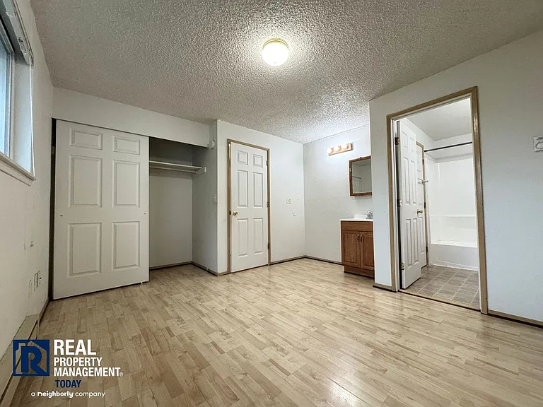 DB&D Realty LLC - 4016 — Photo 17